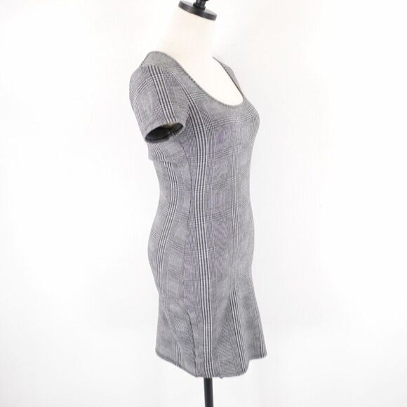 Papaya Medium Glen Plaid Boat Neck Short Sleeve Gray Medium Dress - Picture 5 of 6